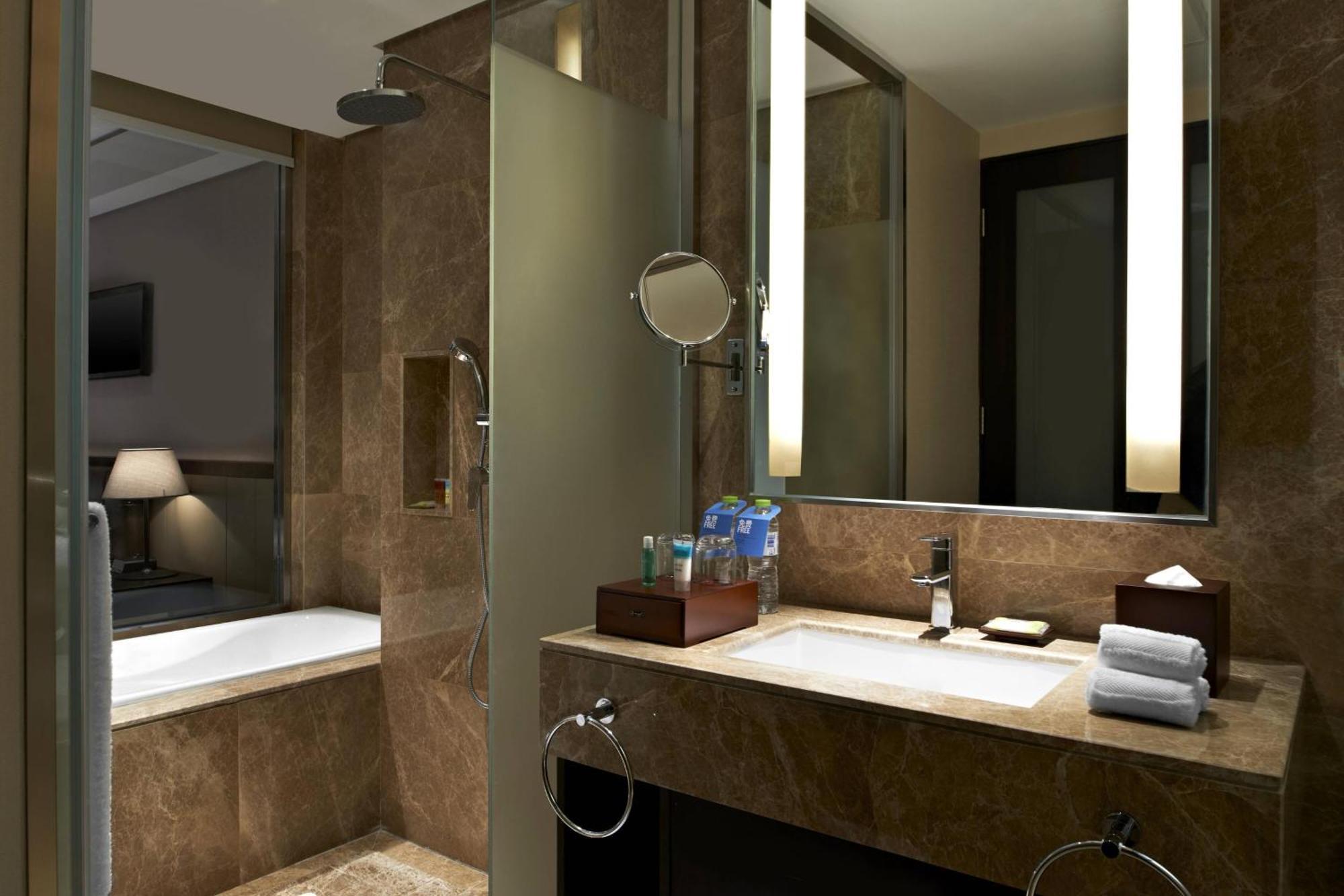 Four Points By Sheraton Qingdao, West Coast Exterior photo