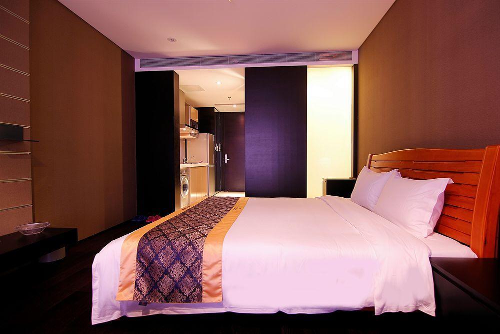 Four Points By Sheraton Qingdao, West Coast Exterior photo
